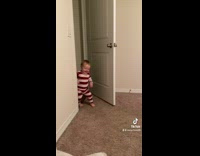 Collab BitchMP - Baby peaks into room and falls on ground 