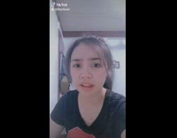 Girl looks for missing juul vape pen