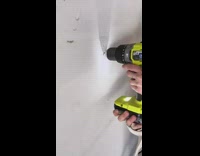 Collab PubityPets - Lady shows easy way to remove stripped screws 