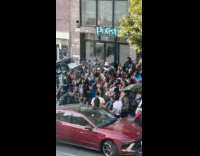 Collab WINY - Group of people singing filming music video