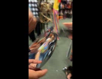 Collab Clips MPUGC - Friends tries on Halloween face masks