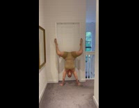 Daughter farts while doing handstand 