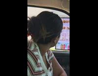 Girl asks cashier to speak spanish