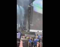 Playboi carti jumping backwards at concert falls