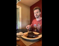 Collab Clips MPUGC - Man scares cat trying to steal steak 
