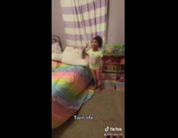 Twin girls fight man face filter mom 