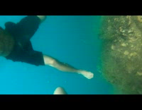 Man swim underwater saw fish then scream