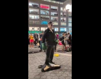 Collab Subway Creatures - Man hulk fist spin on platform continuously