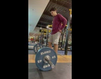 Guy at gym works too hard deadlift and passes out 