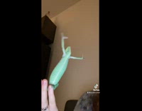 Collab BitchMP - Green chameleon reaching for air 