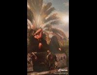 Collab Clips MPUGC2 - Girl shows photos of mom red flowers