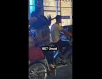 Black shirt girl stands up rickshaw friends 