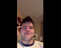 Guy uses google translate to talk to his Ukrainian girlfriend