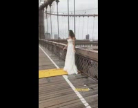 Woman picture Brooklyn Bridge