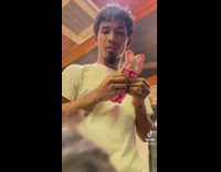 Dad pranks toddler with popsicle 