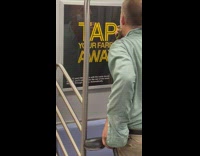 Man shaves beard inside the train at new york