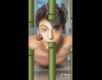 Collab BSMedia - Guy plays flappy bird doing push ups 