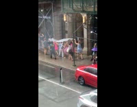 Collab WINY - Women use long plastic as rain cover