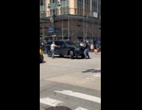 Taxi driver block SUV almost hit people