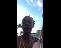 Stranger overhears girl calling herself fat