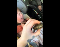 Collab Clips MPUGC - Kid cries scared of turtle