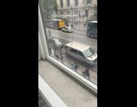 Collab winy - Guy wear large round red boots street