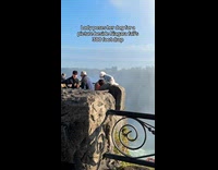 Dog in dangerous spot at Niagara falls