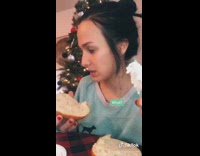 Little girl tells mom to eat less bagel 