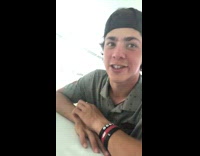 Guy tells foreign friend to say damn shawty you fine as hell