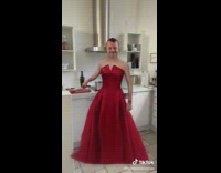 Woman records her dad with a filter