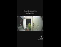 Amazon worker hides package right before man opens door 