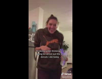 Collab BS Media - Lady drinks water to cancel out donuts 