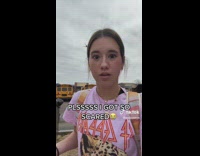 Girl film tiktok wasp land on hair 