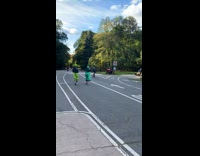Collab WINY - Two women jogs in olive oil costume