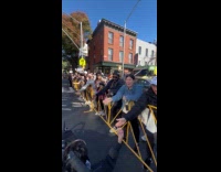 Guy spread love for people watching marathon