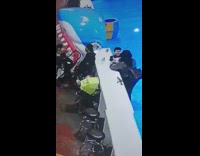 Collab KaleSaladIG - Guy steals bottle of hand sanitizer 