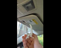 Collab Clips MPUGC - Womans hair clamp straightened by heat 