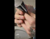 Toothpaste stripes dont change after being mixed 