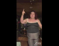 Collab ClipsIG - Woman with belly hanging dances to music 