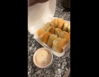 Man growls of excitement seeing texas roadhouse rolls 