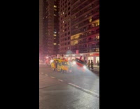 Two cabs fight over passenger on road