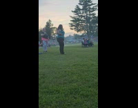 Collab IITW - Girl tie die top tiktok at park