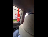 Friends tells their orders at the same time