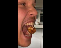 Collab DailyDoseOfInternet - Chicken stuck between teeth hang on mouth