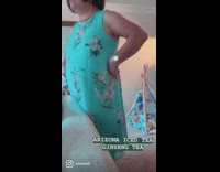 Lady Records her Mom in Fashionable Dresses