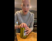Woman tries pickle jar hack