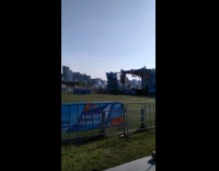 Event continues without crowd due to heat