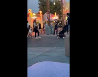 Collab IITW - Man takes multiple pictures of the woman