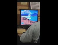 Guy changes computer wallpaper work prank 