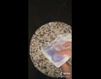 Guy gets two counterfeit twenty pound bills 